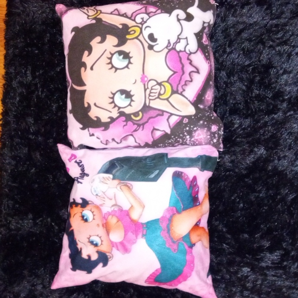 2 Betty Boop throw pillows